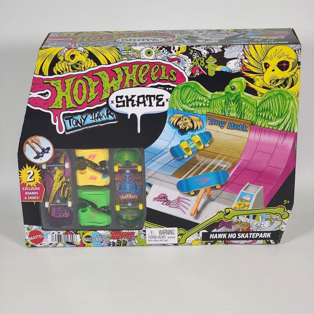 Hot Wheels Tony Hawk HQ Skatepark Set 2 Boards‎ Shoes Ramps Rails NEW Sealed